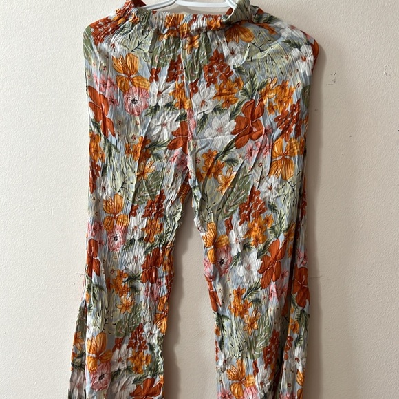 Straight cut beach wear/casual pants - Picture 5 of 7